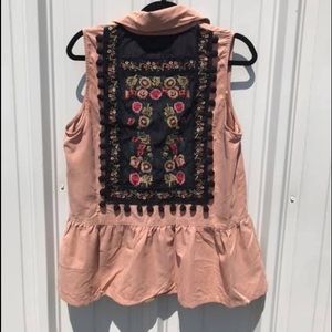 ENTRO EMBROIDERED VEST pom pom detail mauve dusty pink PATCH black